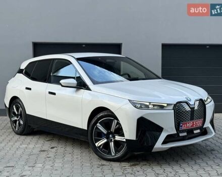 Белый БМВ iX, объемом двигателя 0 л и пробегом 69 тыс. км за 58300 $, фото 7 на Automoto.ua