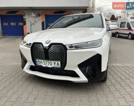 Белый БМВ iX, объемом двигателя 0 л и пробегом 40 тыс. км за 48500 $, фото 2 на Automoto.ua