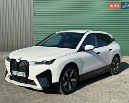Белый БМВ iX, объемом двигателя 0 л и пробегом 42 тыс. км за 47300 $, фото 29 на Automoto.ua