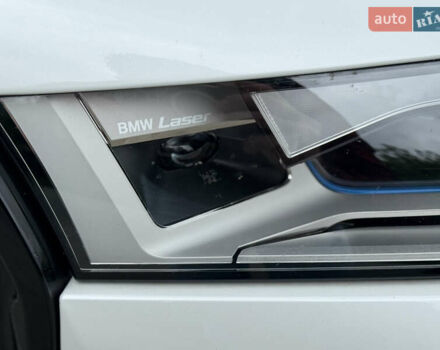 Белый БМВ iX, объемом двигателя 0 л и пробегом 34 тыс. км за 67400 $, фото 11 на Automoto.ua