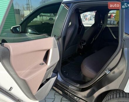 Белый БМВ iX, объемом двигателя 0 л и пробегом 42 тыс. км за 47300 $, фото 24 на Automoto.ua