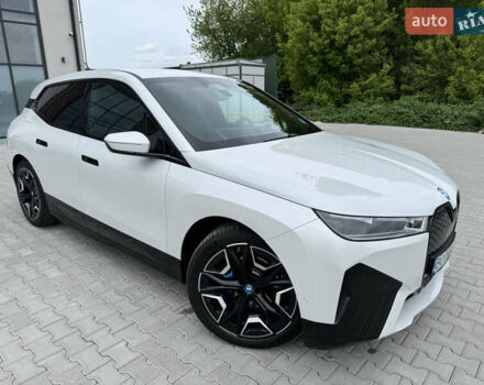 Белый БМВ iX, объемом двигателя 0 л и пробегом 21 тыс. км за 48555 $, фото 17 на Automoto.ua