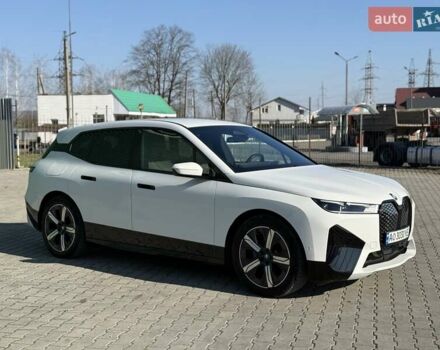 Белый БМВ iX, объемом двигателя 0 л и пробегом 42 тыс. км за 47300 $, фото 28 на Automoto.ua