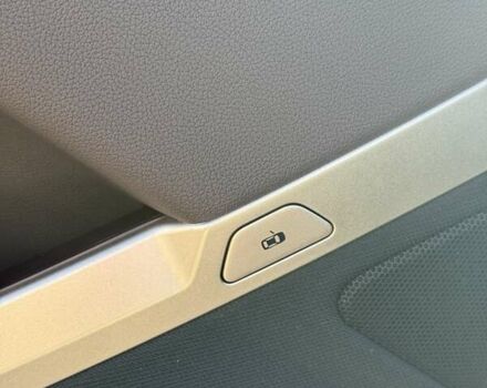 Белый БМВ iX, объемом двигателя 0 л и пробегом 42 тыс. км за 47300 $, фото 8 на Automoto.ua