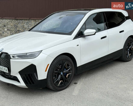 Белый БМВ iX, объемом двигателя 0 л и пробегом 34 тыс. км за 67400 $, фото 10 на Automoto.ua