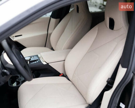 Білий БМВ iX, об'ємом двигуна 0 л та пробігом 3 тис. км за 61000 $, фото 37 на Automoto.ua