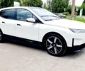 Белый БМВ iX, объемом двигателя 0 л и пробегом 55 тыс. км за 61500 $, фото 13 на Automoto.ua