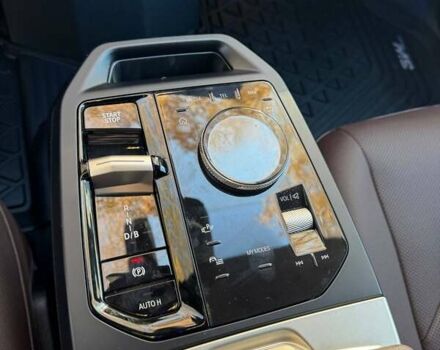 Белый БМВ iX, объемом двигателя 0 л и пробегом 22 тыс. км за 50100 $, фото 7 на Automoto.ua