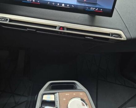 Белый БМВ iX, объемом двигателя 0 л и пробегом 89 тыс. км за 49999 $, фото 10 на Automoto.ua