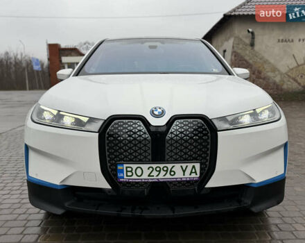 Белый БМВ iX, объемом двигателя 0 л и пробегом 10 тыс. км за 63000 $, фото 2 на Automoto.ua