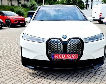 Белый БМВ iX, объемом двигателя 0 л и пробегом 55 тыс. км за 59999 $, фото 114 на Automoto.ua