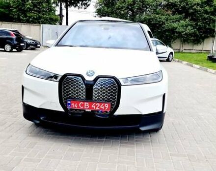 Белый БМВ iX, объемом двигателя 0 л и пробегом 55 тыс. км за 61500 $, фото 6 на Automoto.ua