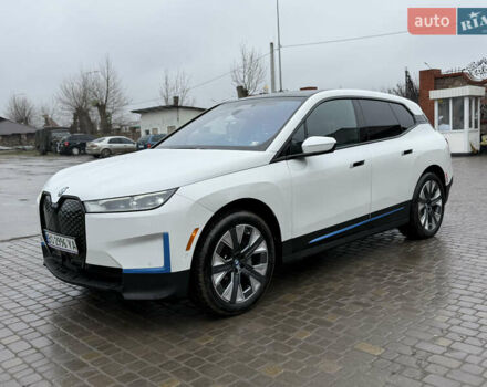 Белый БМВ iX, объемом двигателя 0 л и пробегом 10 тыс. км за 63000 $, фото 12 на Automoto.ua
