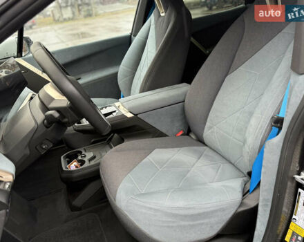 Белый БМВ iX, объемом двигателя 0 л и пробегом 10 тыс. км за 63000 $, фото 18 на Automoto.ua