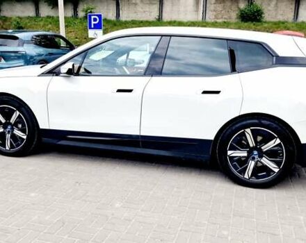 Белый БМВ iX, объемом двигателя 0 л и пробегом 55 тыс. км за 59999 $, фото 37 на Automoto.ua