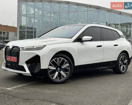 Белый БМВ iX, объемом двигателя 0 л и пробегом 32 тыс. км за 48900 $, фото 15 на Automoto.ua