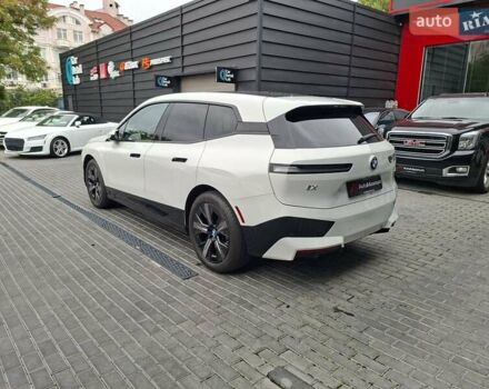 Белый БМВ iX, объемом двигателя 0 л и пробегом 8 тыс. км за 63900 $, фото 5 на Automoto.ua