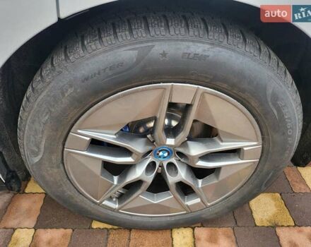 Белый БМВ iX, объемом двигателя 0 л и пробегом 11 тыс. км за 70500 $, фото 17 на Automoto.ua