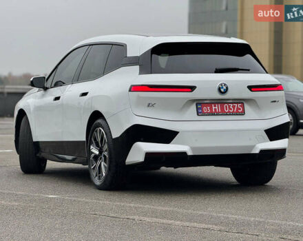 Білий БМВ iX, об'ємом двигуна 0 л та пробігом 32 тис. км за 48700 $, фото 8 на Automoto.ua