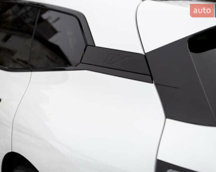 Білий БМВ iX, об'ємом двигуна 0 л та пробігом 3 тис. км за 61000 $, фото 12 на Automoto.ua