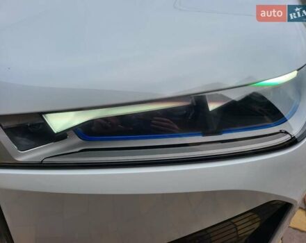 Белый БМВ iX, объемом двигателя 0 л и пробегом 11 тыс. км за 70500 $, фото 2 на Automoto.ua