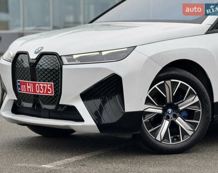 Белый БМВ iX, объемом двигателя 0 л и пробегом 32 тыс. км за 48900 $, фото 18 на Automoto.ua