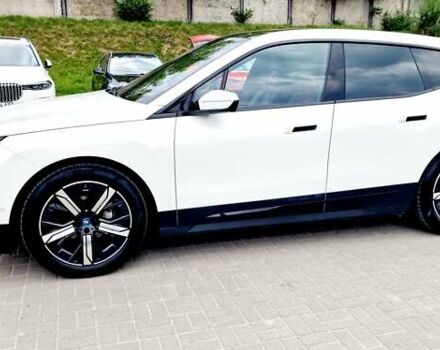 Белый БМВ iX, объемом двигателя 0 л и пробегом 55 тыс. км за 59999 $, фото 41 на Automoto.ua