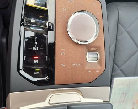 Белый БМВ iX, объемом двигателя 0 л и пробегом 11 тыс. км за 70500 $, фото 9 на Automoto.ua