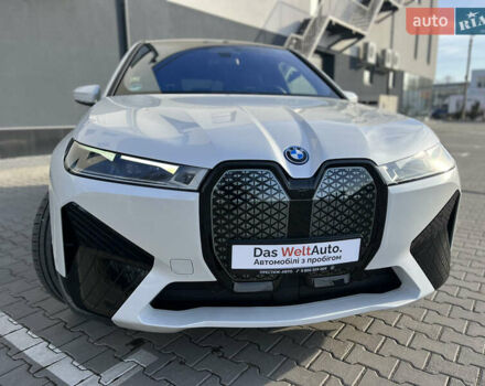 Белый БМВ iX, объемом двигателя 0 л и пробегом 19 тыс. км за 80000 $, фото 2 на Automoto.ua