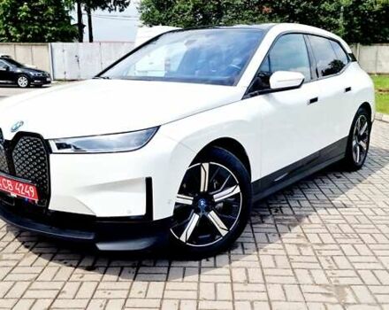 Белый БМВ iX, объемом двигателя 0 л и пробегом 55 тыс. км за 61500 $, фото 110 на Automoto.ua