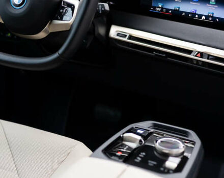 Білий БМВ iX, об'ємом двигуна 0 л та пробігом 3 тис. км за 61000 $, фото 22 на Automoto.ua