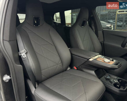 Белый БМВ iX, объемом двигателя 0 л и пробегом 32 тыс. км за 48900 $, фото 23 на Automoto.ua