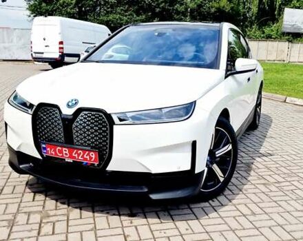 Белый БМВ iX, объемом двигателя 0 л и пробегом 55 тыс. км за 59999 $, фото 112 на Automoto.ua