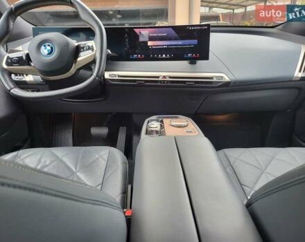 Белый БМВ iX, объемом двигателя 0 л и пробегом 11 тыс. км за 70500 $, фото 8 на Automoto.ua