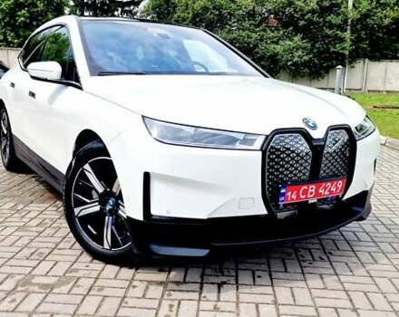 Белый БМВ iX, объемом двигателя 0 л и пробегом 55 тыс. км за 61500 $, фото 116 на Automoto.ua