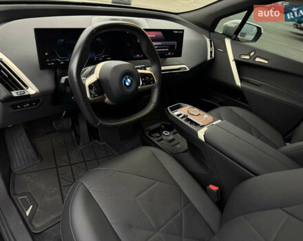 Белый БМВ iX, объемом двигателя 0 л и пробегом 32 тыс. км за 48900 $, фото 41 на Automoto.ua