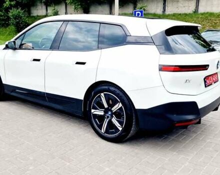 Белый БМВ iX, объемом двигателя 0 л и пробегом 55 тыс. км за 61500 $, фото 34 на Automoto.ua