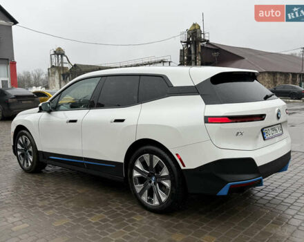Белый БМВ iX, объемом двигателя 0 л и пробегом 1 тыс. км за 65000 $, фото 10 на Automoto.ua