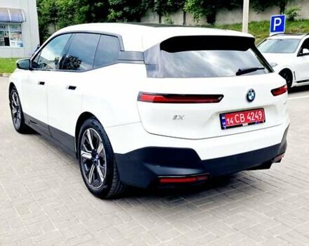 Белый БМВ iX, объемом двигателя 0 л и пробегом 55 тыс. км за 61500 $, фото 32 на Automoto.ua