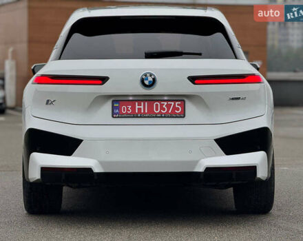 Білий БМВ iX, об'ємом двигуна 0 л та пробігом 32 тис. км за 48700 $, фото 9 на Automoto.ua