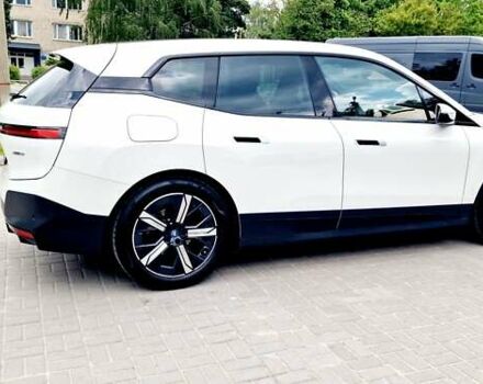 Белый БМВ iX, объемом двигателя 0 л и пробегом 55 тыс. км за 59999 $, фото 21 на Automoto.ua