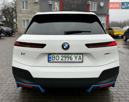 Белый БМВ iX, объемом двигателя 0 л и пробегом 10 тыс. км за 63000 $, фото 8 на Automoto.ua