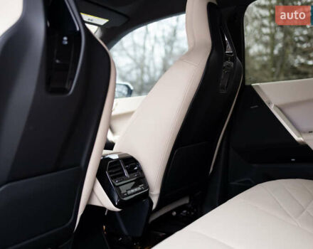 Білий БМВ iX, об'ємом двигуна 0 л та пробігом 3 тис. км за 61000 $, фото 39 на Automoto.ua