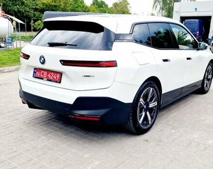 Белый БМВ iX, объемом двигателя 0 л и пробегом 55 тыс. км за 59999 $, фото 25 на Automoto.ua
