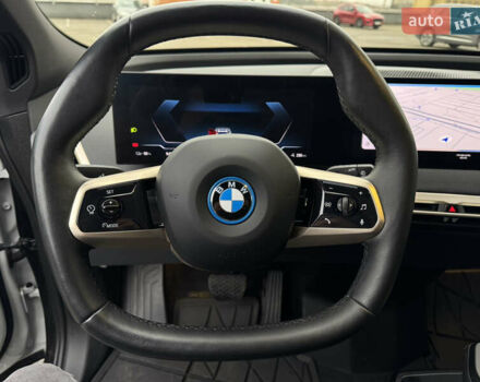 Белый БМВ iX, объемом двигателя 0 л и пробегом 32 тыс. км за 48900 $, фото 31 на Automoto.ua