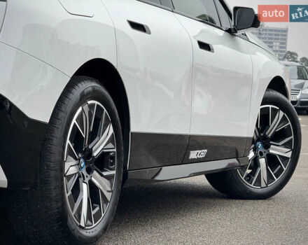 Білий БМВ iX, об'ємом двигуна 0 л та пробігом 32 тис. км за 48700 $, фото 11 на Automoto.ua