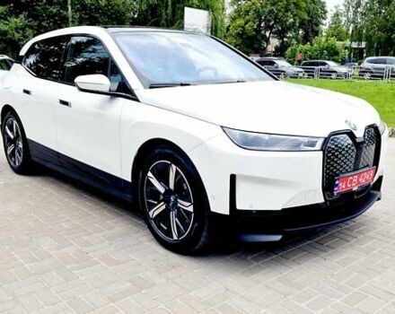 Белый БМВ iX, объемом двигателя 0 л и пробегом 55 тыс. км за 61500 $, фото 11 на Automoto.ua