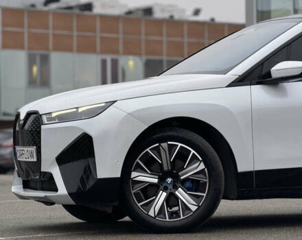 Белый БМВ iX, объемом двигателя 0 л и пробегом 32 тыс. км за 48900 $, фото 46 на Automoto.ua