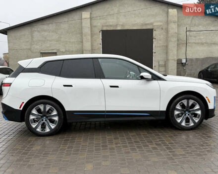 Белый БМВ iX, объемом двигателя 0 л и пробегом 10 тыс. км за 63000 $, фото 5 на Automoto.ua