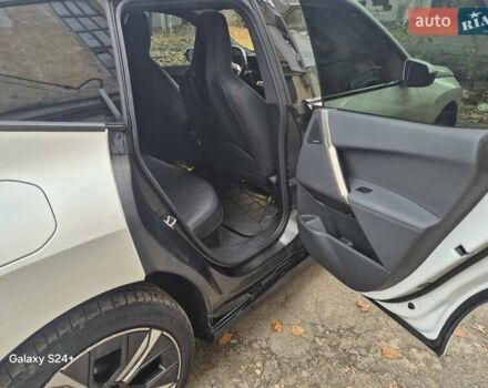 Белый БМВ iX, объемом двигателя 0 л и пробегом 89 тыс. км за 49999 $, фото 7 на Automoto.ua